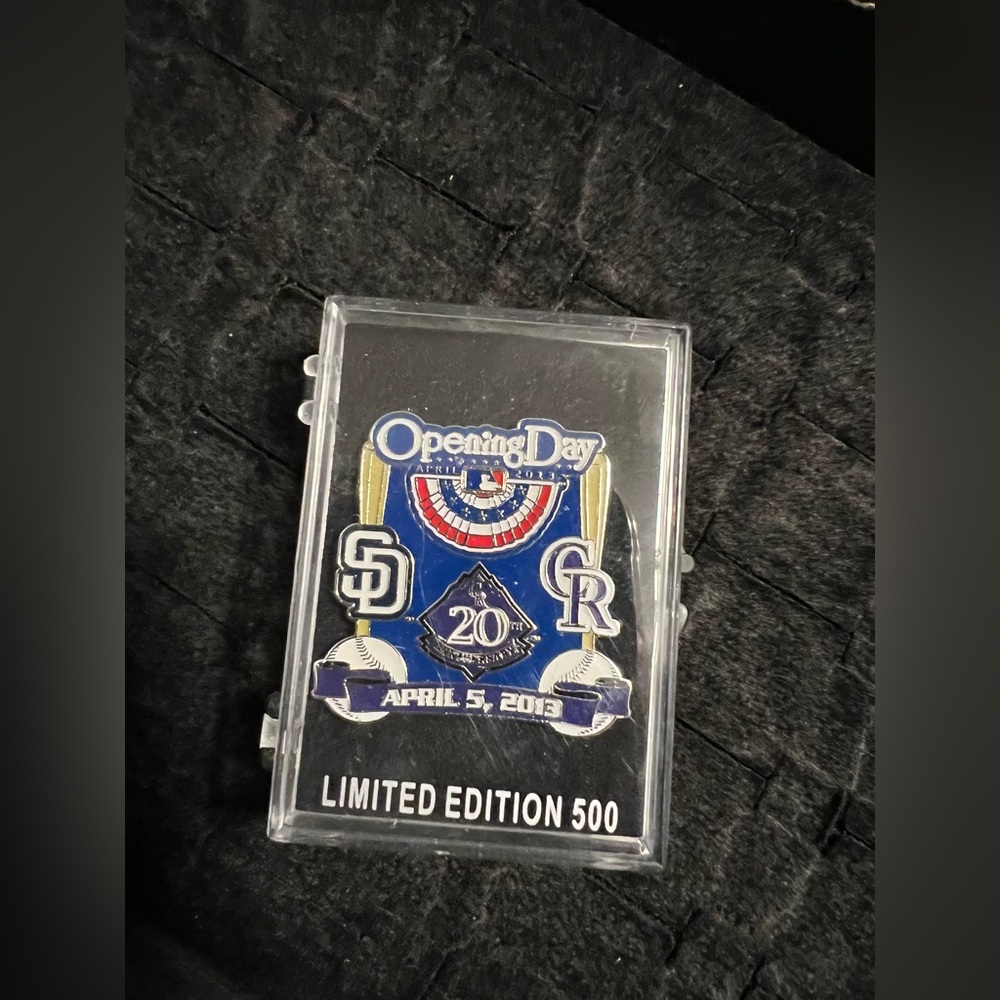 2016 opening day MLB Limited Edition Pin -